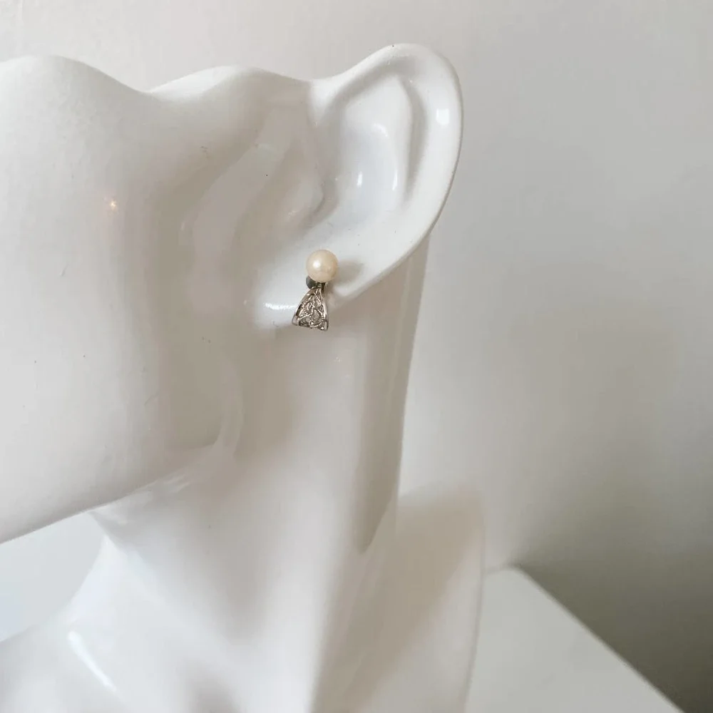 VTG Ivory Pearl Silver Loop Earrings